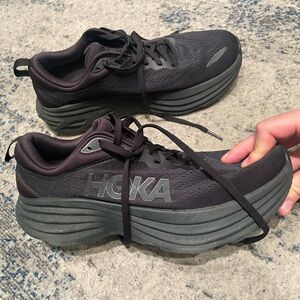 Hoka One One Bondi 8 women’s running shoes black size 8.5 excellent condition!